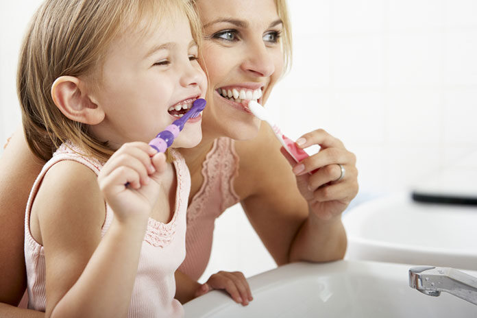 Mycie zębów u dziecka