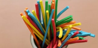 Gdzie wyrzucać zużyte patyczki do uszu?