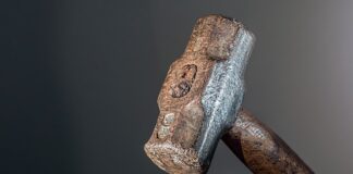 Co oznacza bicie serca w uchu?