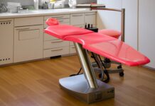 Jak sprawdzić czy ma się coś w uchu?