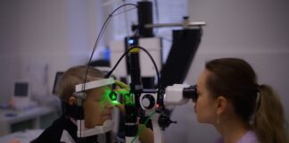 Kto lepiej dobierze okulary okulista czy optometrysta? Kto lepiej dobierze okulary okulista czy optometrysta?