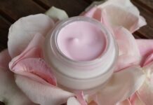 Kiedy serum z witaminą C rano czy wieczorem?