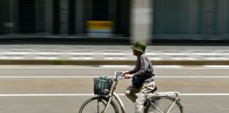 Jak zrobić płukanie ucha?