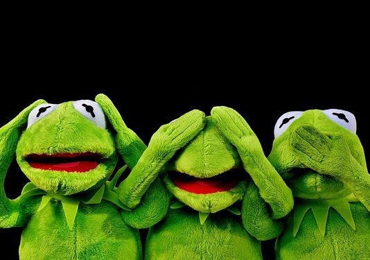 Jak zatkać uszy żeby nic nie słyszeć?